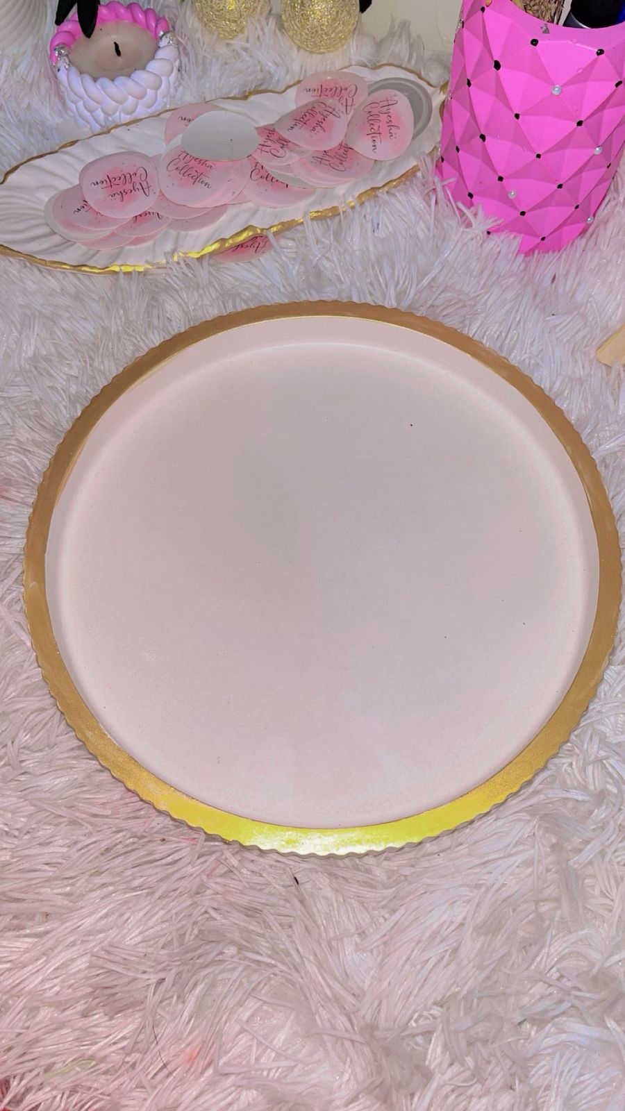 Circle Plate Vase Art